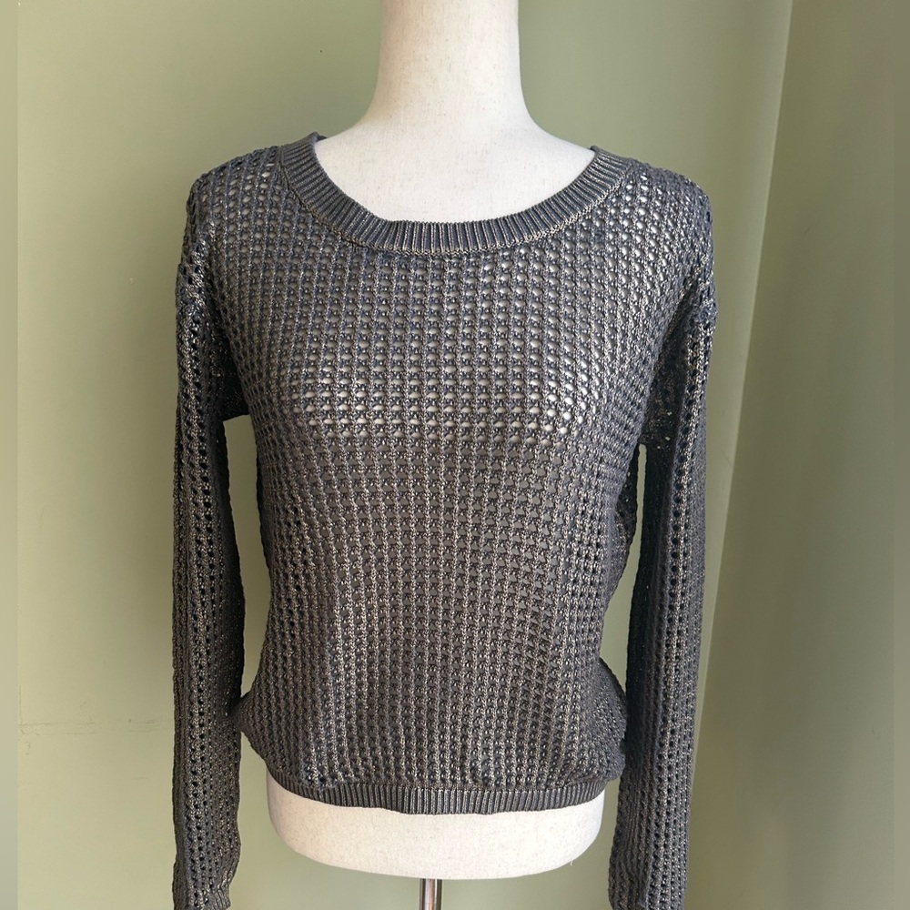 Sanctuary Hole In One open weave short sweater size S Grey base with copper.